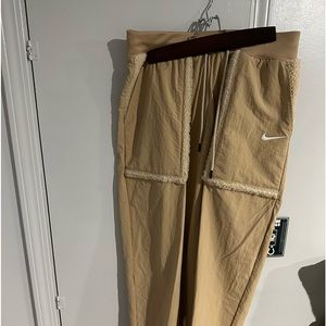 NWT Nike Sportswear Essential Women's Woven High-Waisted Curve Pants